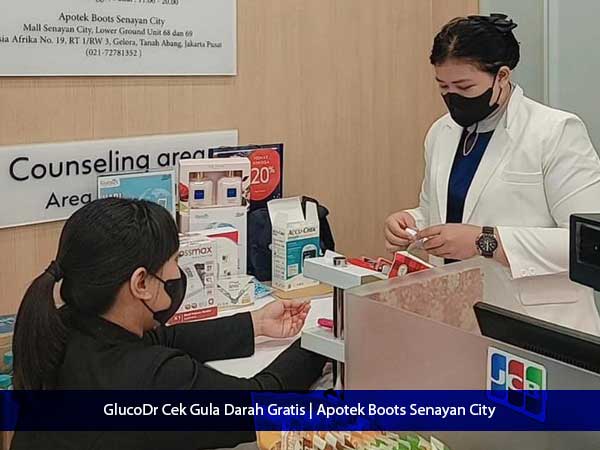 GlucoDr cek gula darah Apotek Boots Senayan City 2023