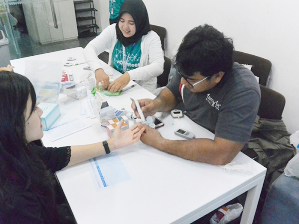 Aksi Donor Darah oleh Yayasan Allianz Peduli PT Medisindo Bahana